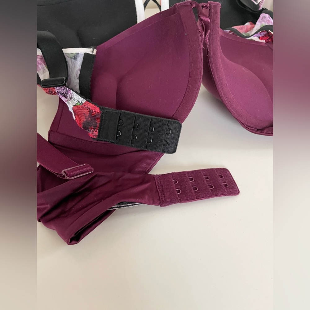 Victoria’s Secret Rhinestone Bombshell Plunge Padded Push-Up Bras 34C Set of 2 - Picture 7 of 12